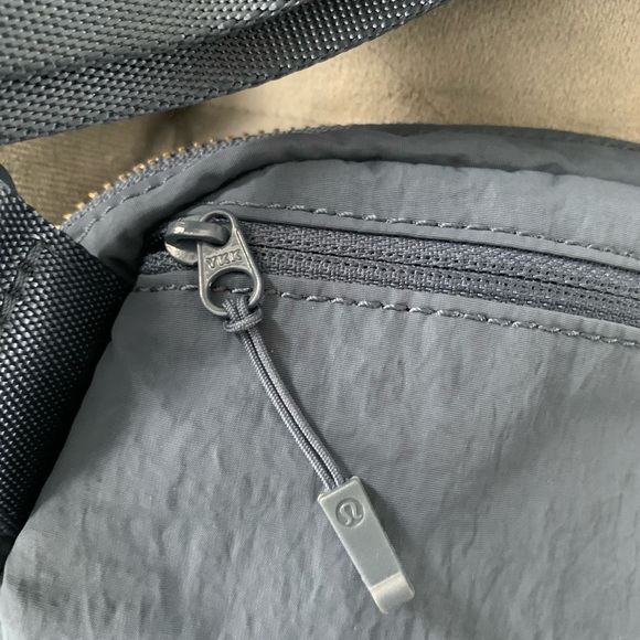 NWT ORIGINAL OG Lululemon Everywere Belt Bag Code Blue - Picture 13 of 16